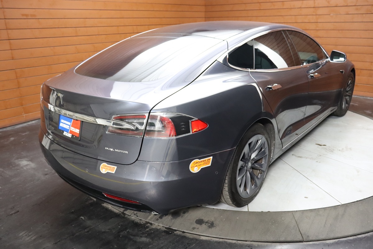 2020 Tesla Model S Long Range Plus AWD photo 18