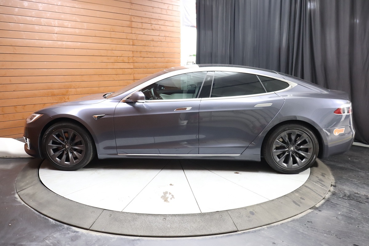 2020 Tesla Model S Long Range Plus AWD photo 8