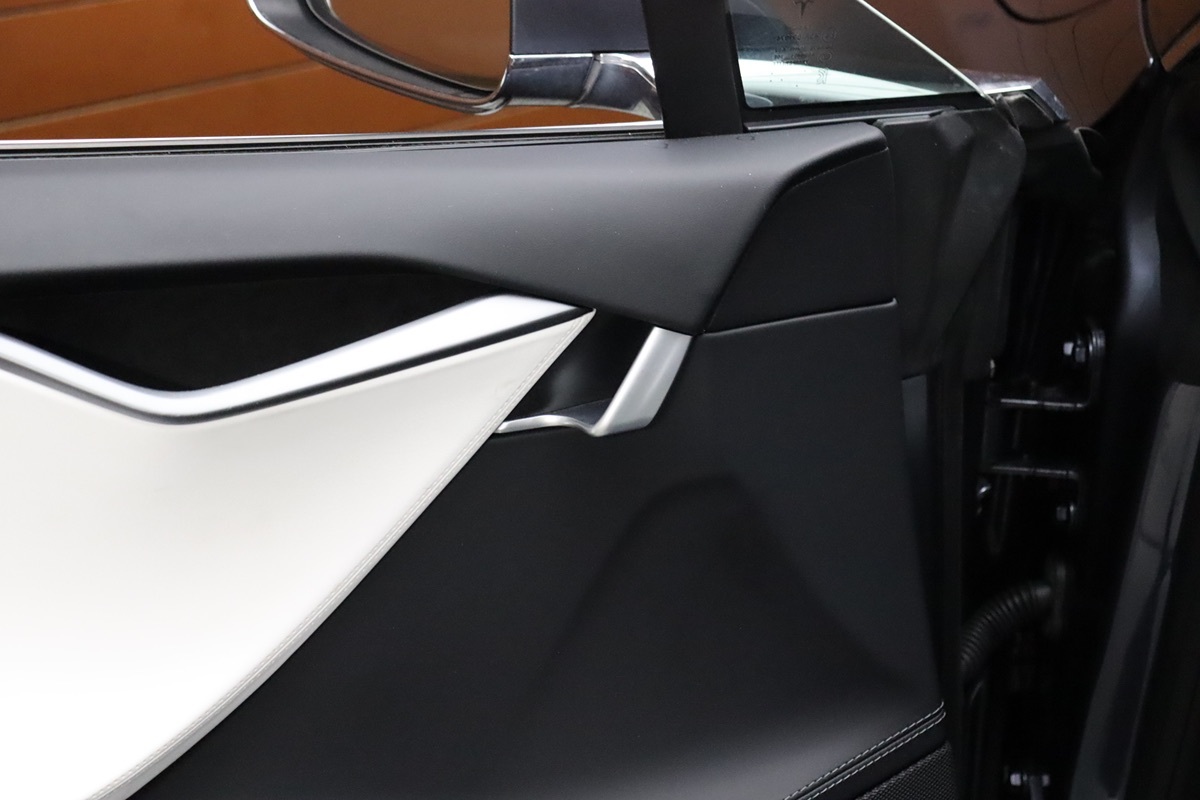 2020 Tesla Model S Long Range Plus AWD photo 28