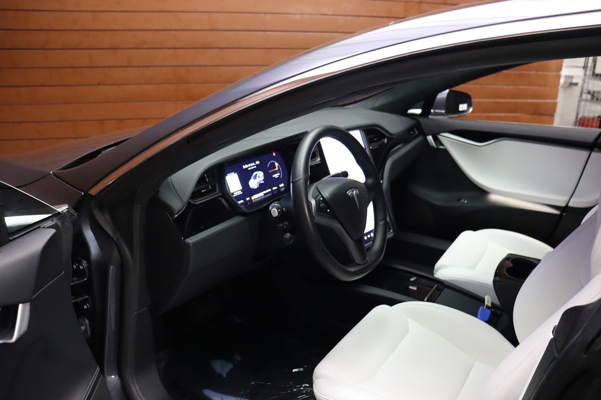 2020 Tesla Model S Long Range Plus AWD photo 29