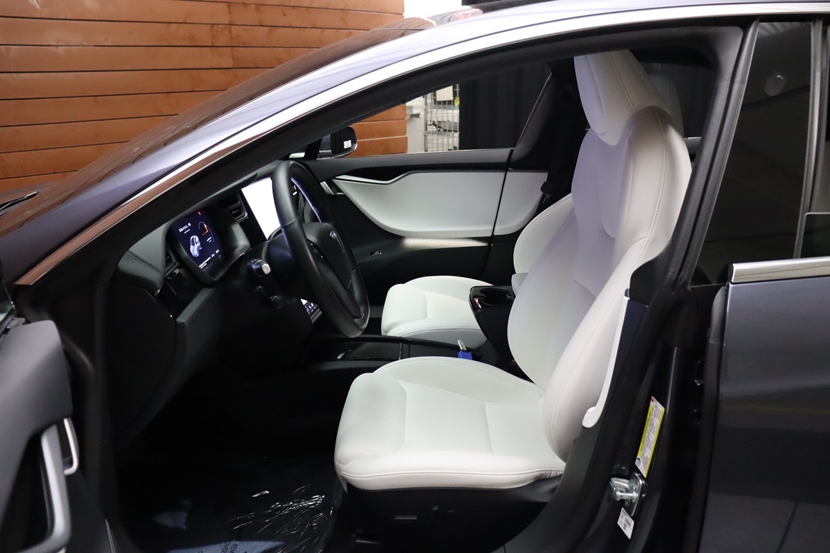 2020 Tesla Model S Long Range Plus AWD photo 30