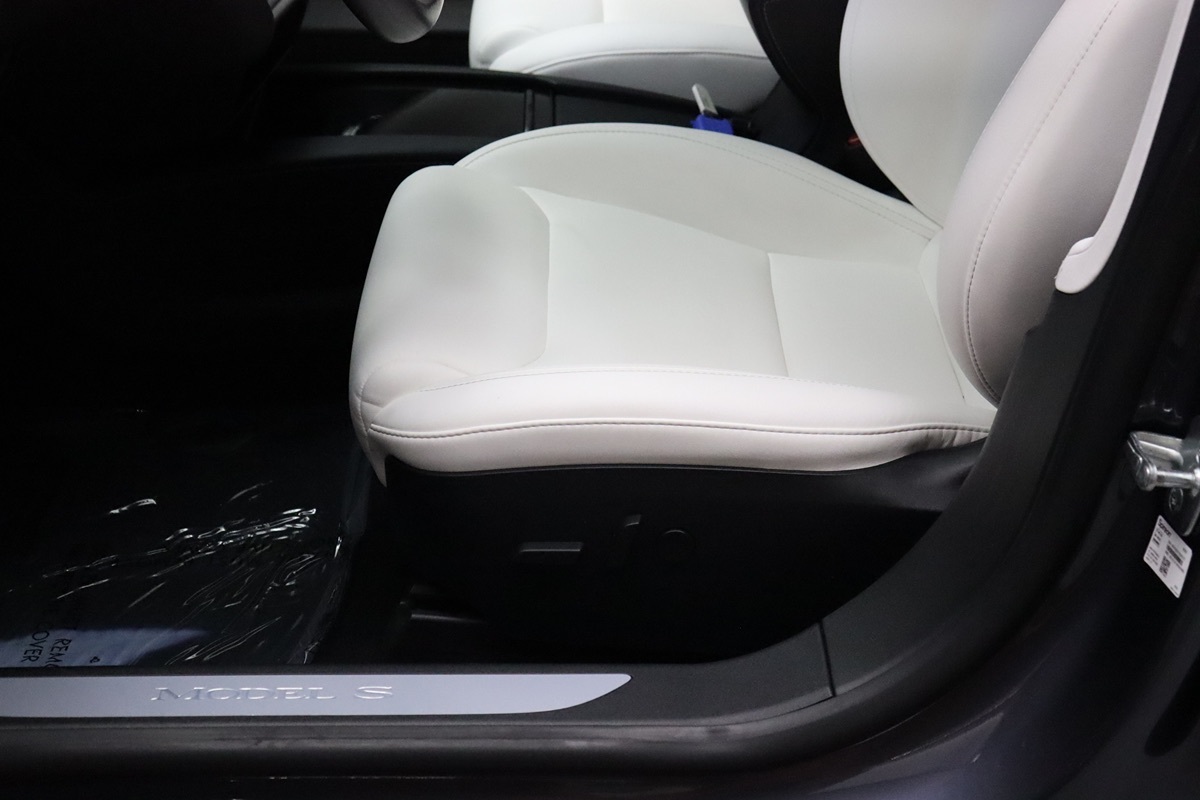 2020 Tesla Model S Long Range Plus AWD photo 31