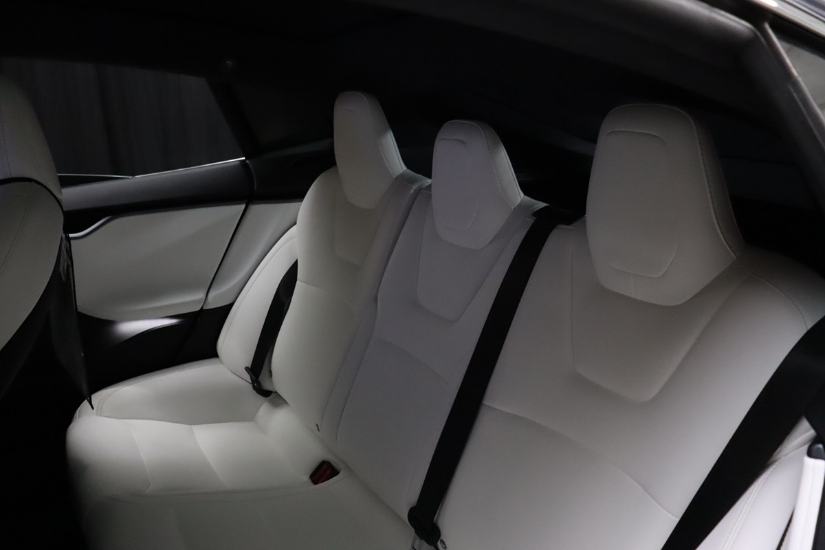 2020 Tesla Model S Long Range Plus AWD photo 36
