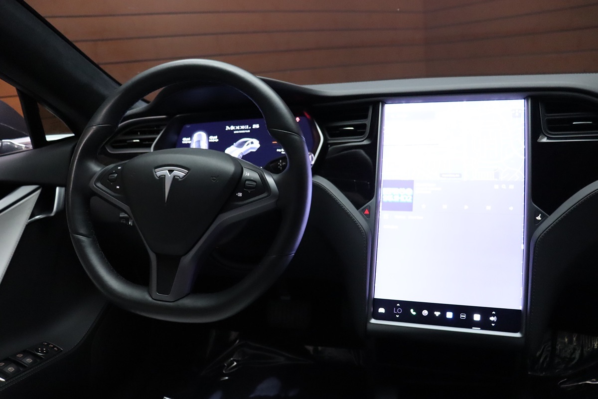 2020 Tesla Model S Long Range Plus AWD photo 37
