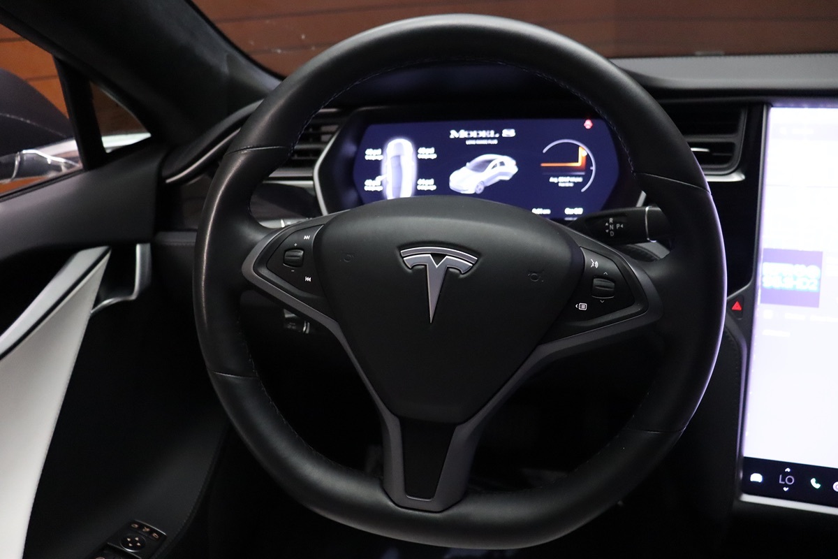 2020 Tesla Model S Long Range Plus AWD photo 40