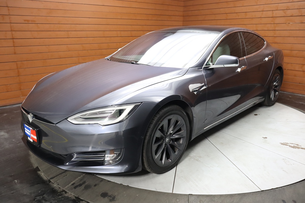 2020 Tesla Model S Long Range Plus AWD photo 5