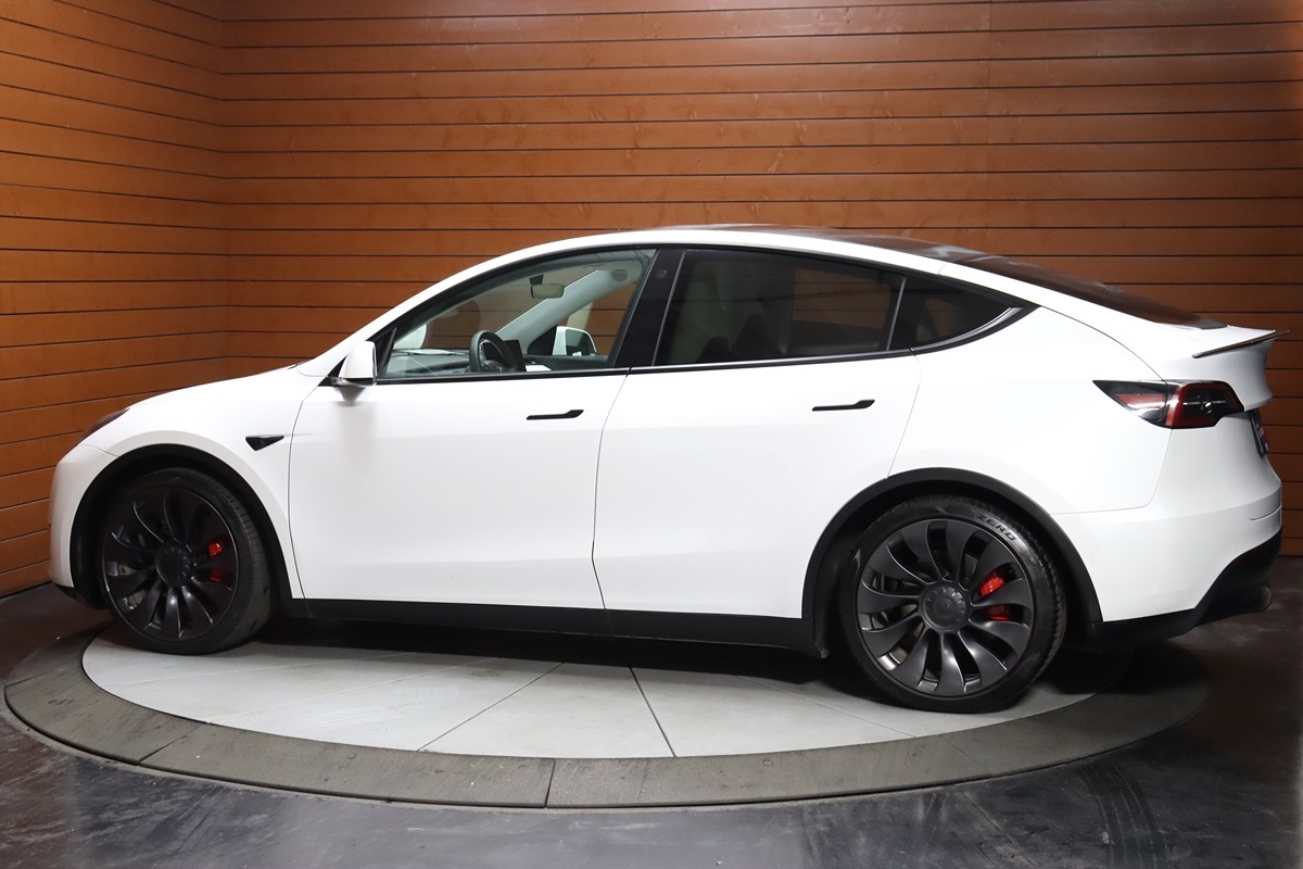 2022 Tesla Model Y Performance photo 7