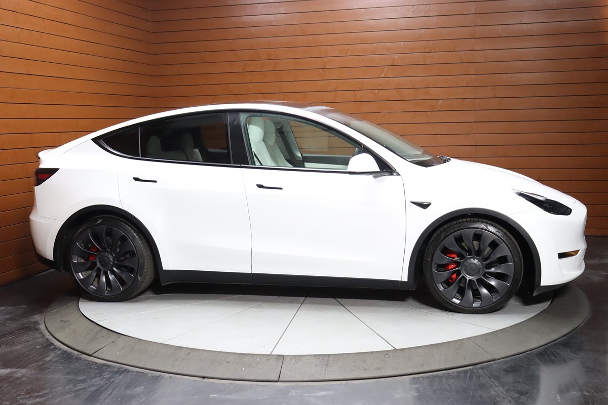 2022 Tesla Model Y Performance photo 17