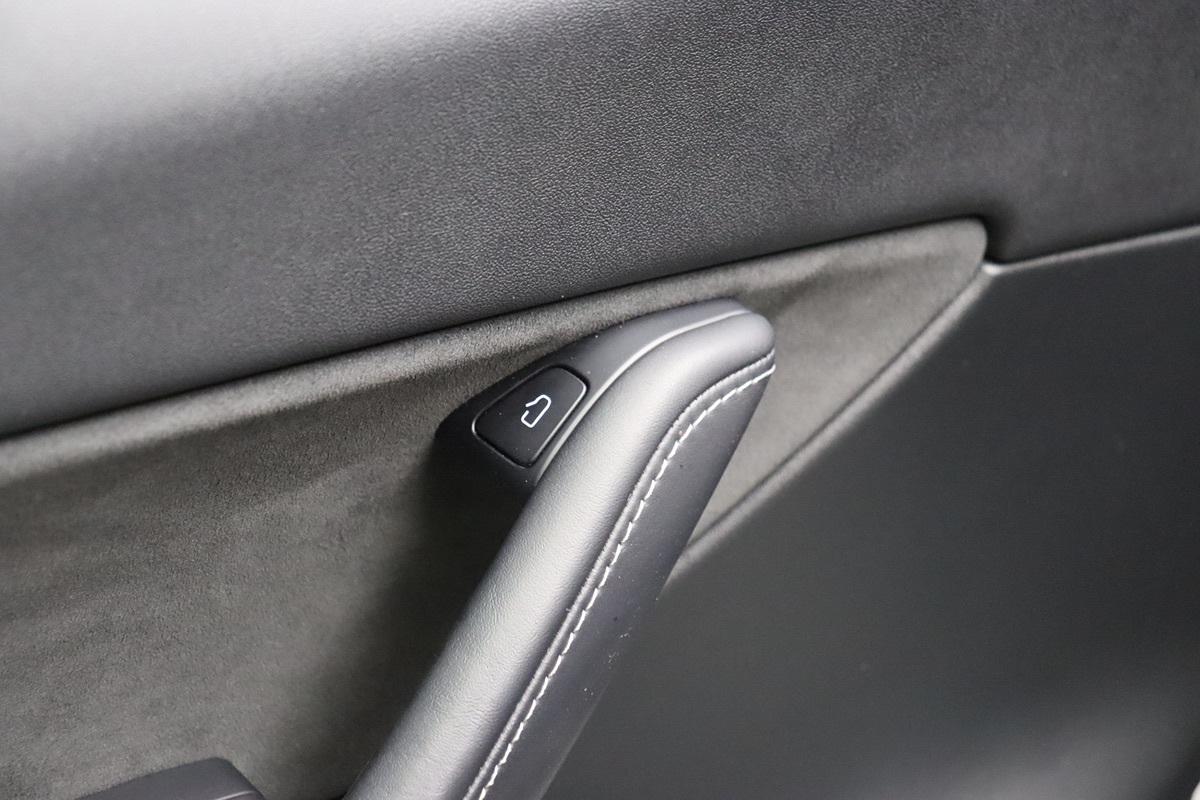 2022 Tesla Model Y Long Range photo 23