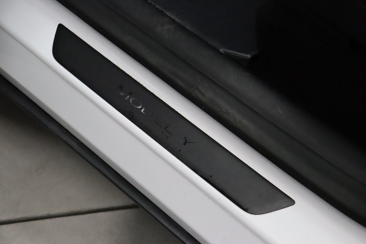 2022 Tesla Model Y Long Range photo 24