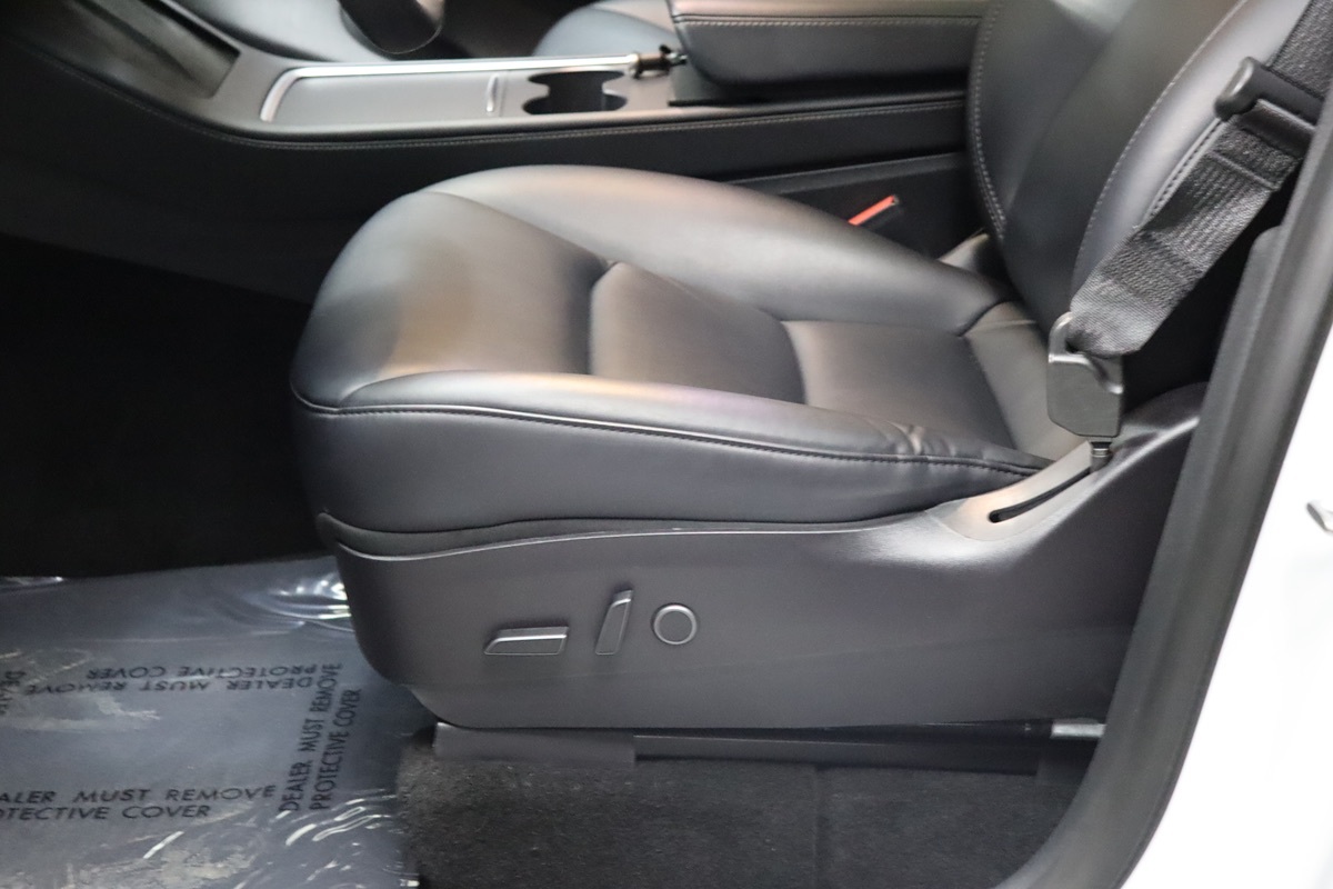 2022 Tesla Model Y Long Range photo 27