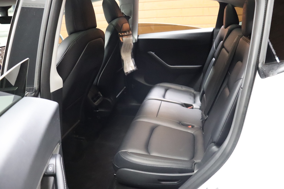 2022 Tesla Model Y Long Range photo 31
