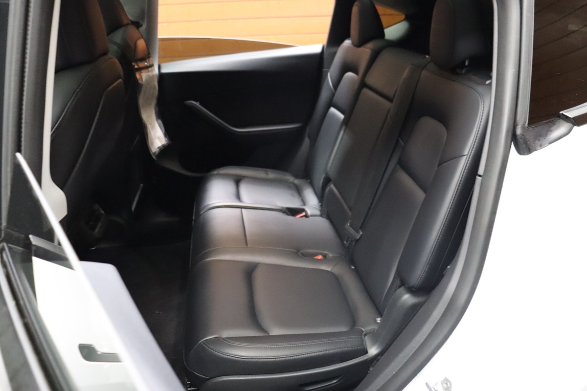 2022 Tesla Model Y Long Range photo 32