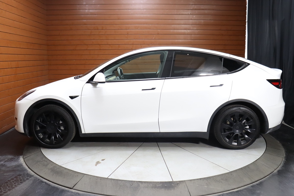 2022 Tesla Model Y Long Range photo 7