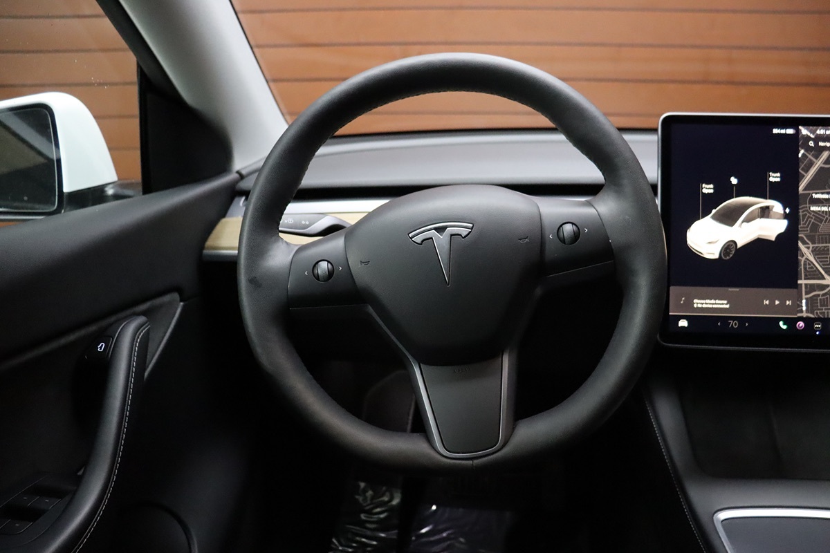 2022 Tesla Model Y Long Range photo 36