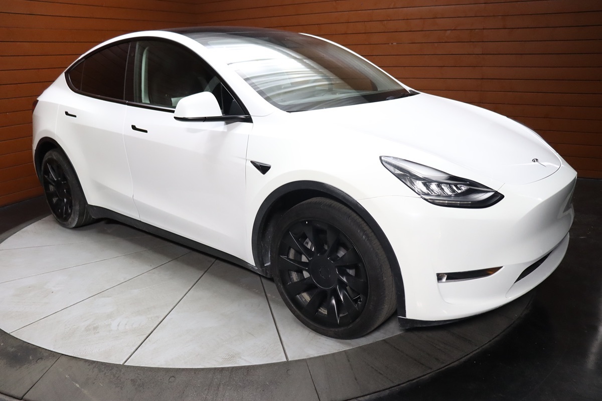 2022 Tesla Model Y Long Range photo 11