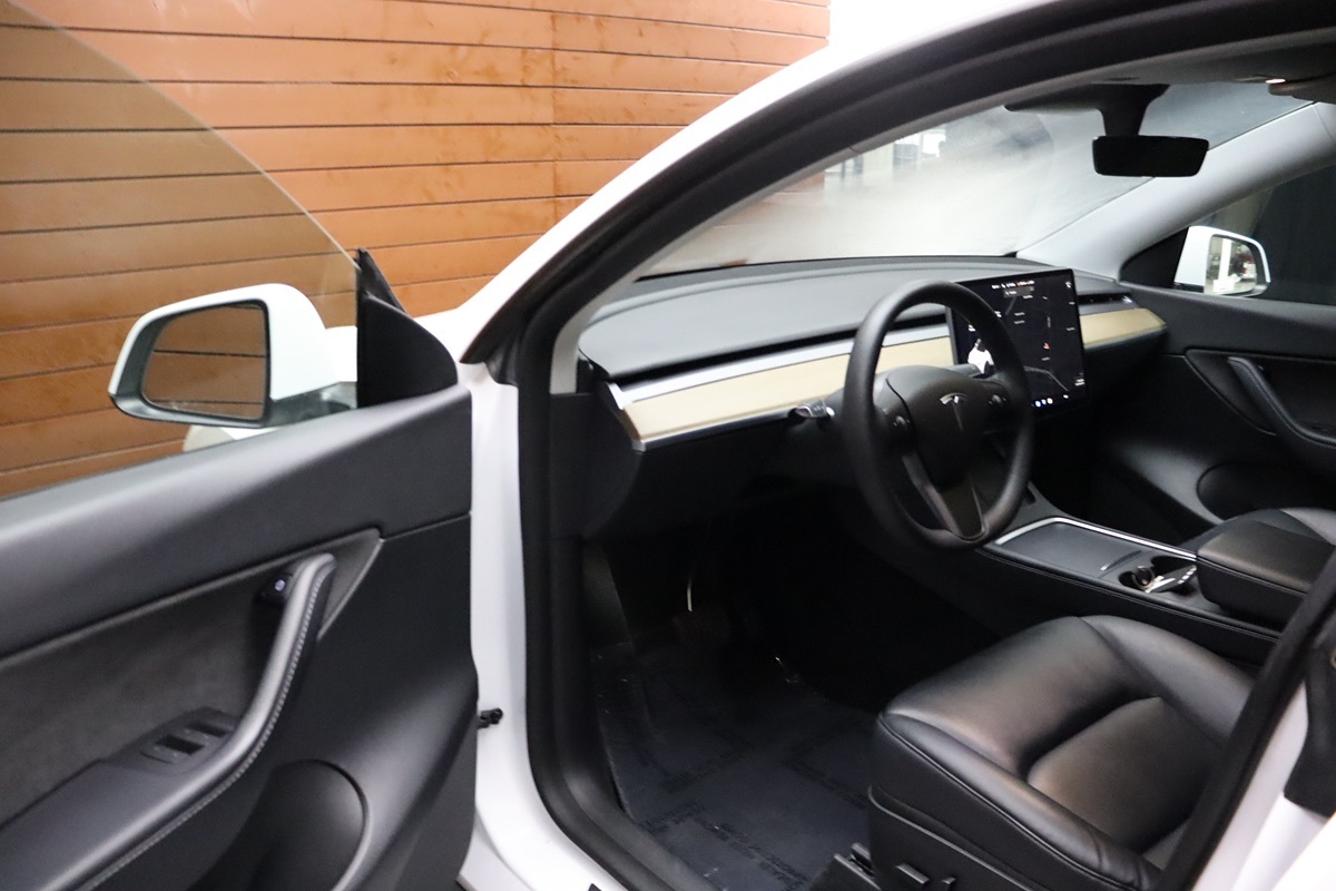 2022 Tesla Model Y Long Range photo 15