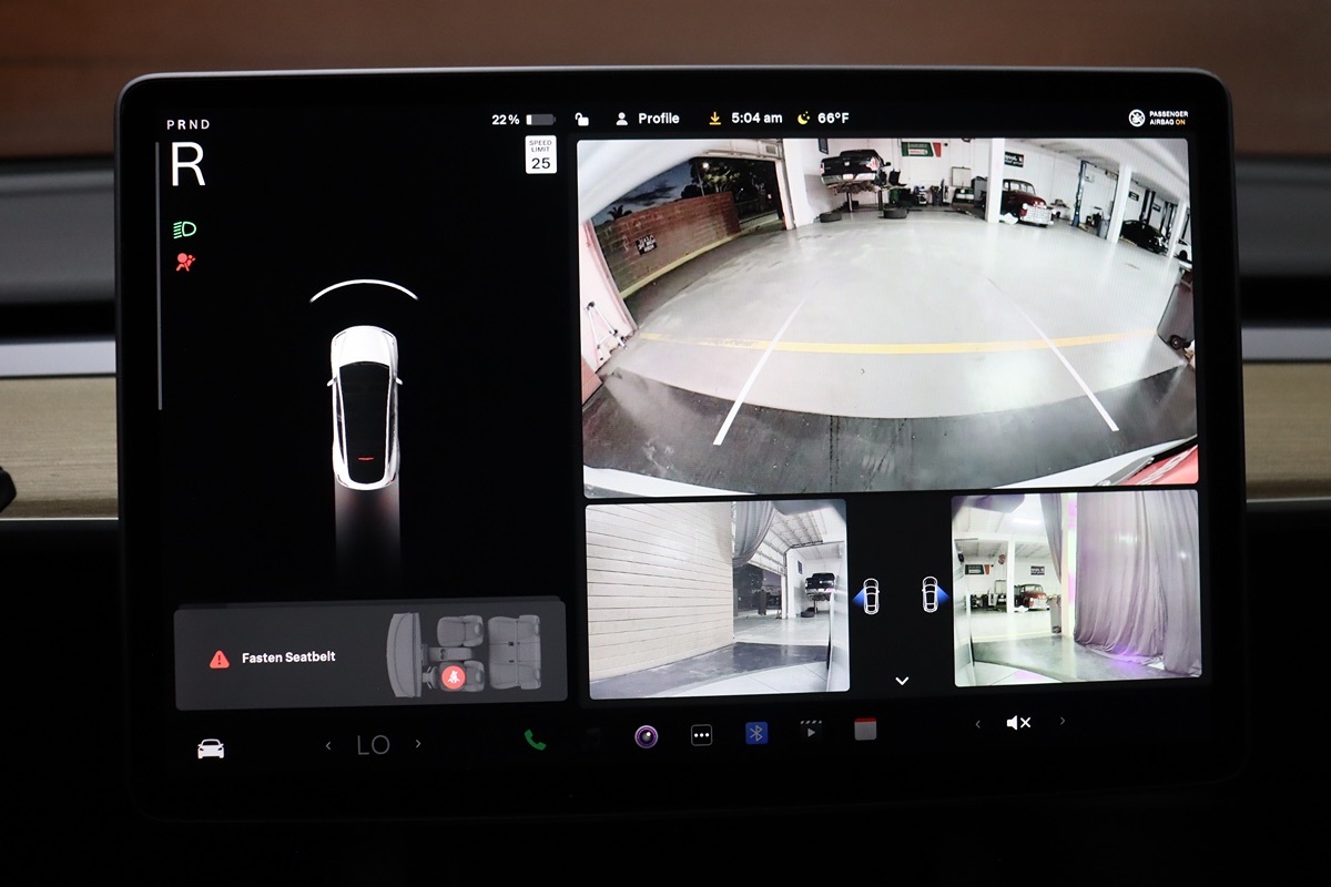 2022 Tesla Model Y Long Range photo 16