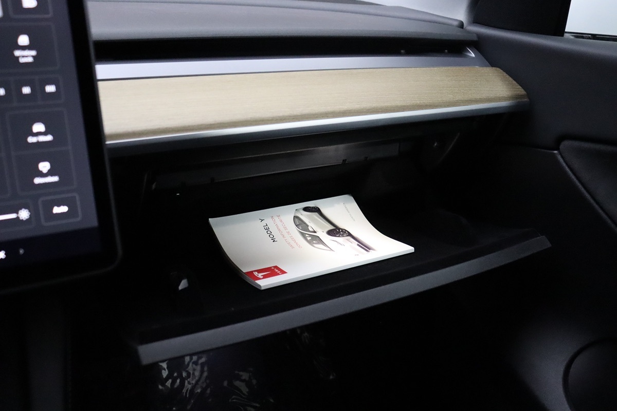 2022 Tesla Model Y Long Range photo 22