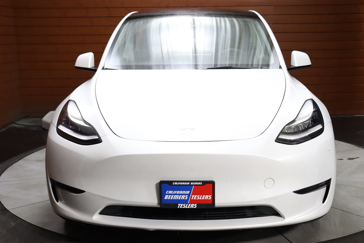 2023 Tesla Model Y Long Range photo 2