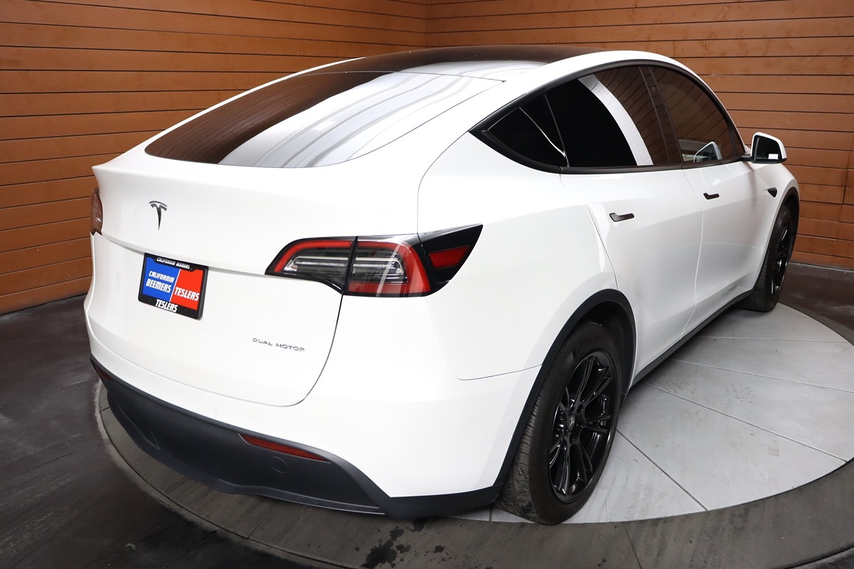 2021 Tesla Model Y Long Range photo 17