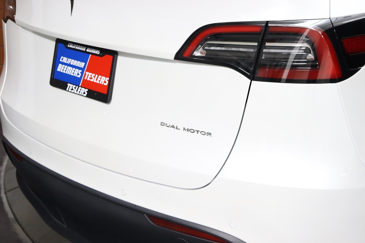 2021 Tesla Model Y Long Range photo 12