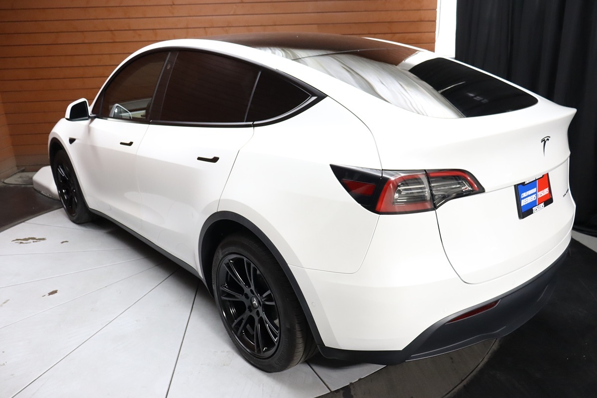 2021 Tesla Model Y Long Range photo 9