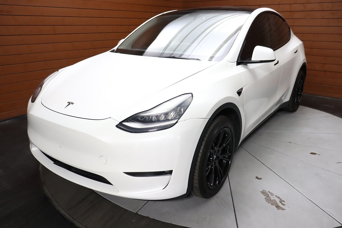 2021 Tesla Model Y Long Range photo 4