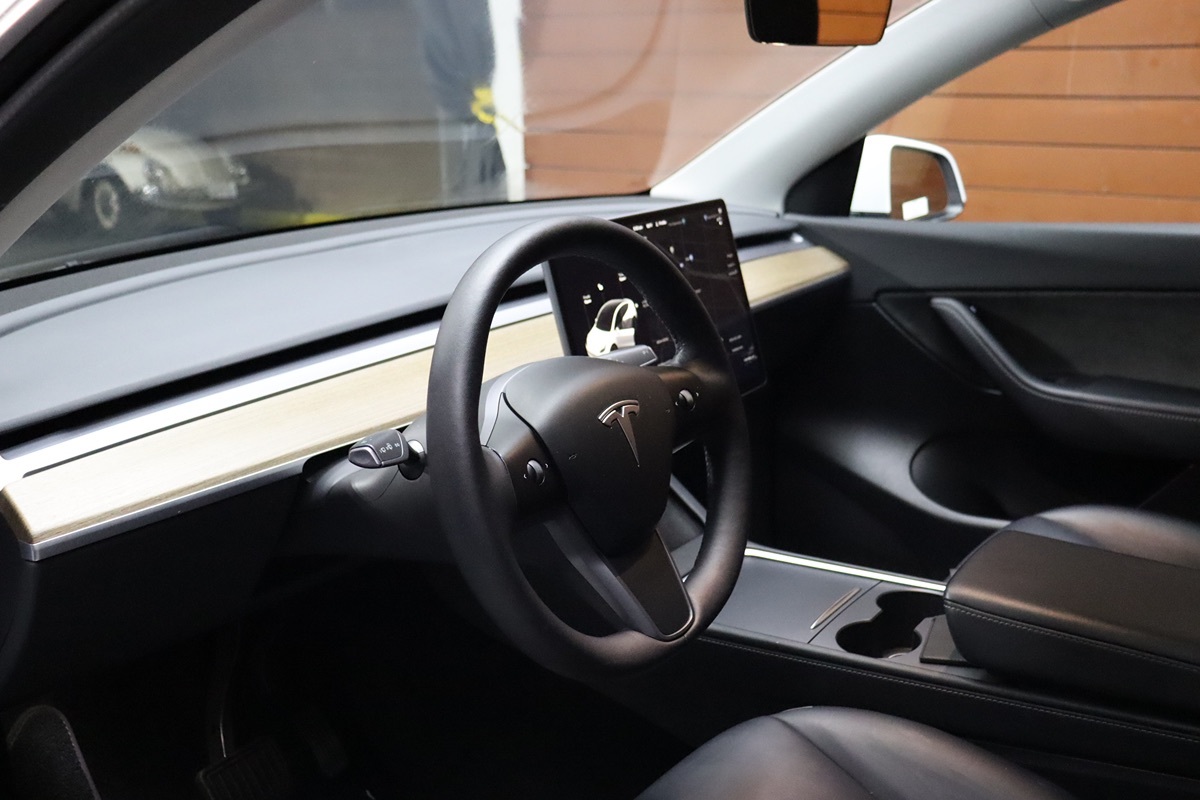 2021 Tesla Model Y Long Range photo 28