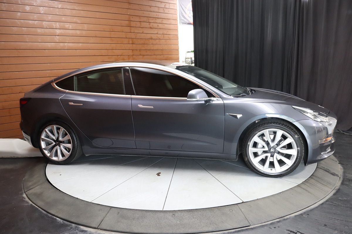 2020 Tesla Model 3 Long Range photo 18