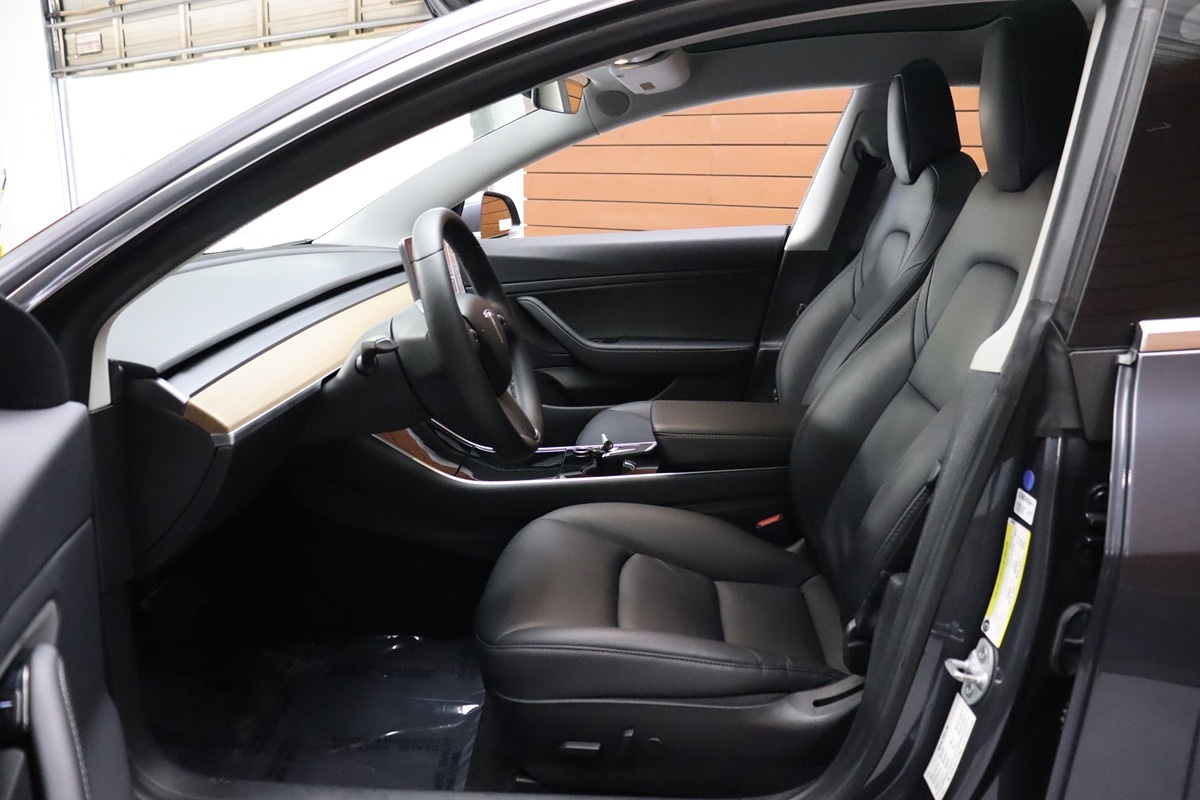 2020 Tesla Model 3 Long Range photo 22