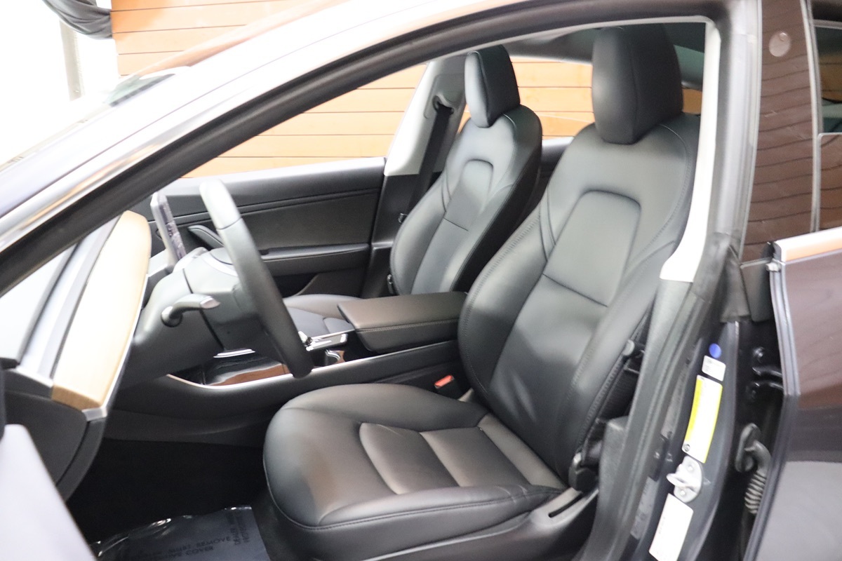 2020 Tesla Model 3 Long Range photo 23