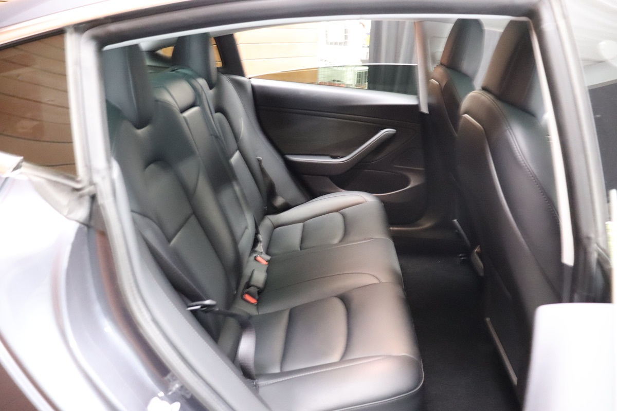 2020 Tesla Model 3 Long Range photo 25