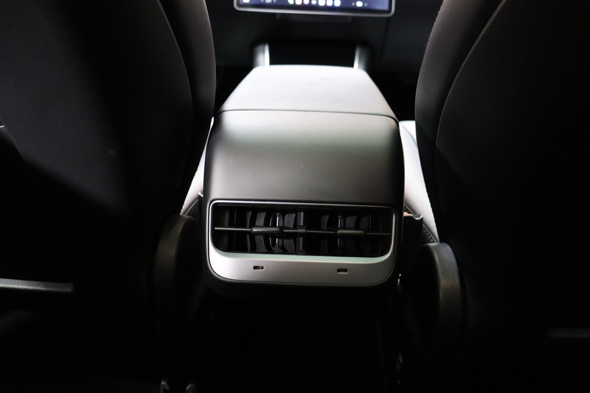 2020 Tesla Model 3 Long Range photo 34