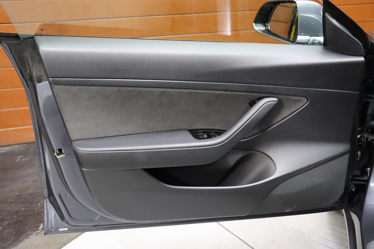 2020 Tesla Model 3 Long Range photo 36