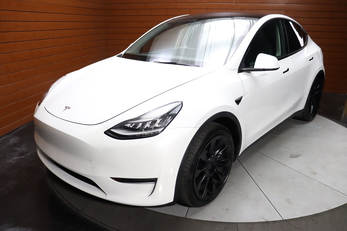 2021 Tesla Model Y Long Range photo 3