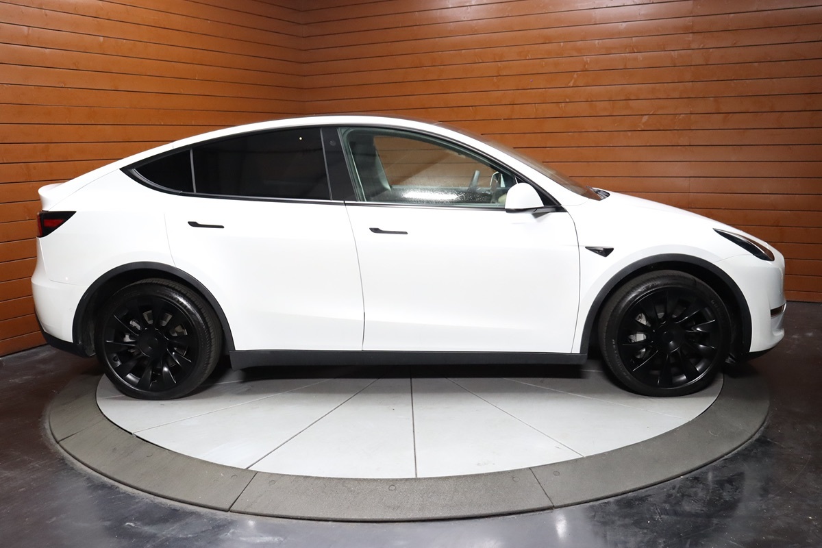 2021 Tesla Model Y Long Range photo 15
