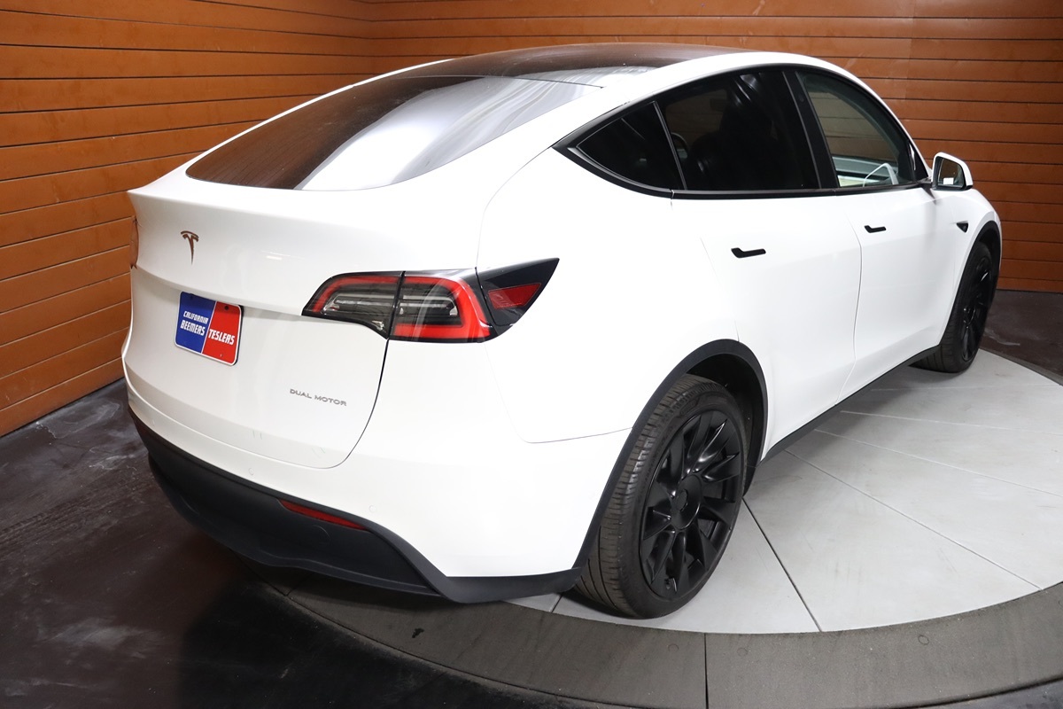 2021 Tesla Model Y Long Range photo 17