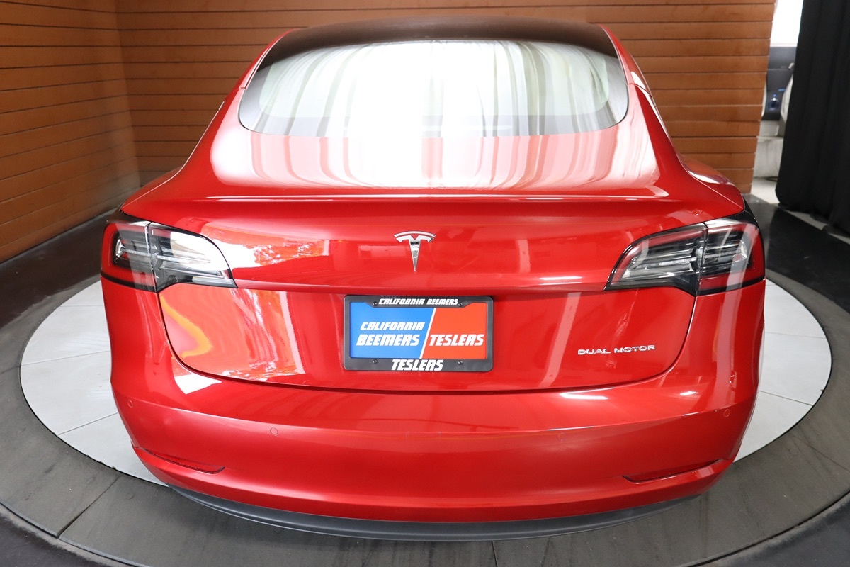 2022 Tesla Model 3 Long Range photo 10