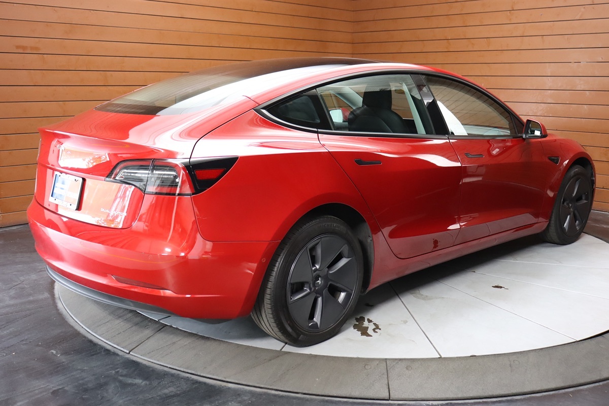 2022 Tesla Model 3 Long Range photo 18