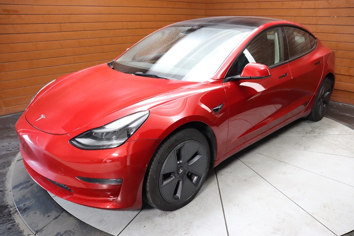 2022 Tesla Model 3 Long Range photo 4