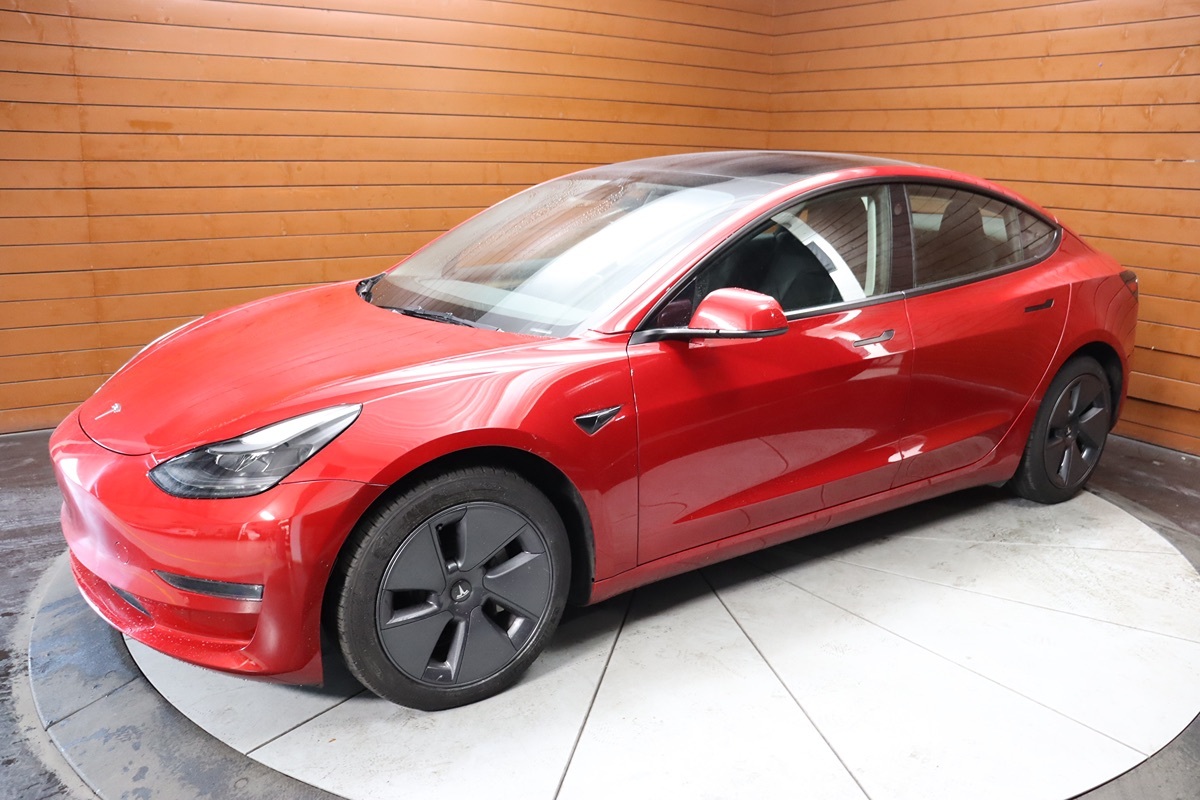 2022 Tesla Model 3 Long Range photo 6