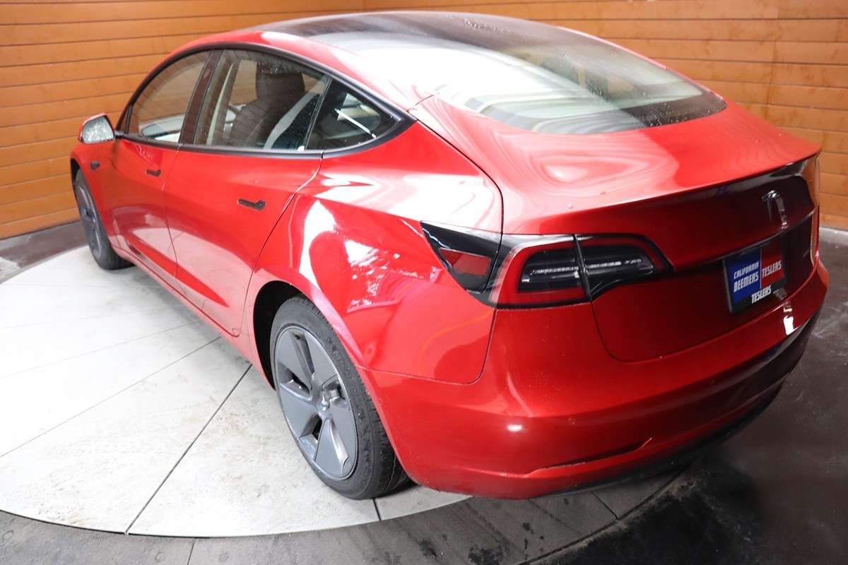 2022 Tesla Model 3 Long Range photo 9