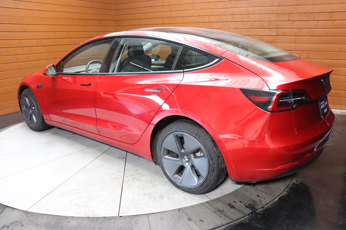 2022 Tesla Model 3 Long Range photo 8