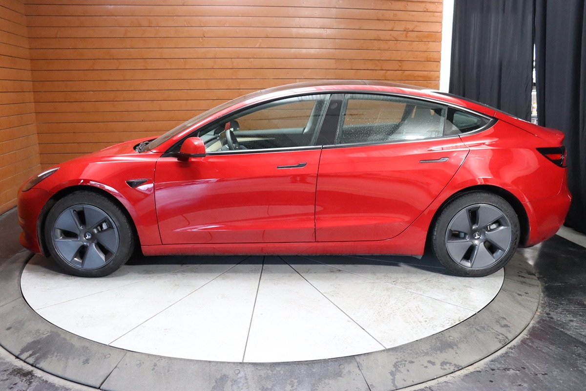 2022 Tesla Model 3 Long Range photo 7