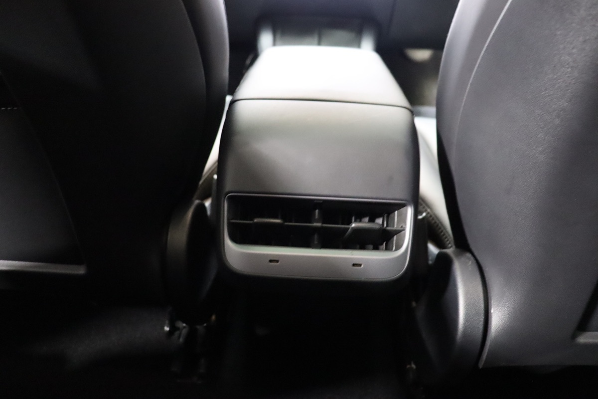 2022 Tesla Model 3 Long Range photo 37