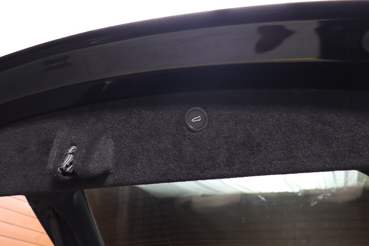 2022 Tesla Model X photo 2