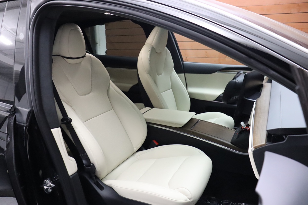 2022 Tesla Model X photo 7