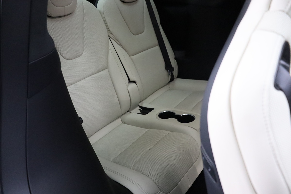 2022 Tesla Model X photo 14
