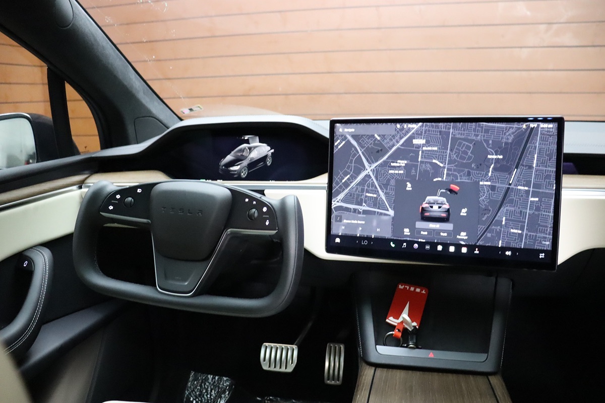 2022 Tesla Model X photo 18